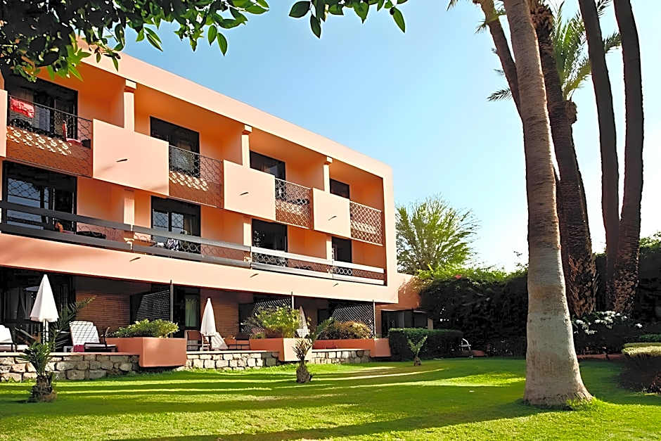 Chems Hotel
