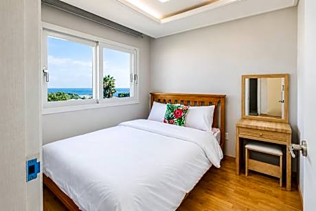 2 Bedroom