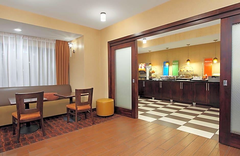 Hampton Inn By Hilton Columbus-Airport