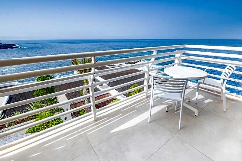 Atlantic Holiday Hotel