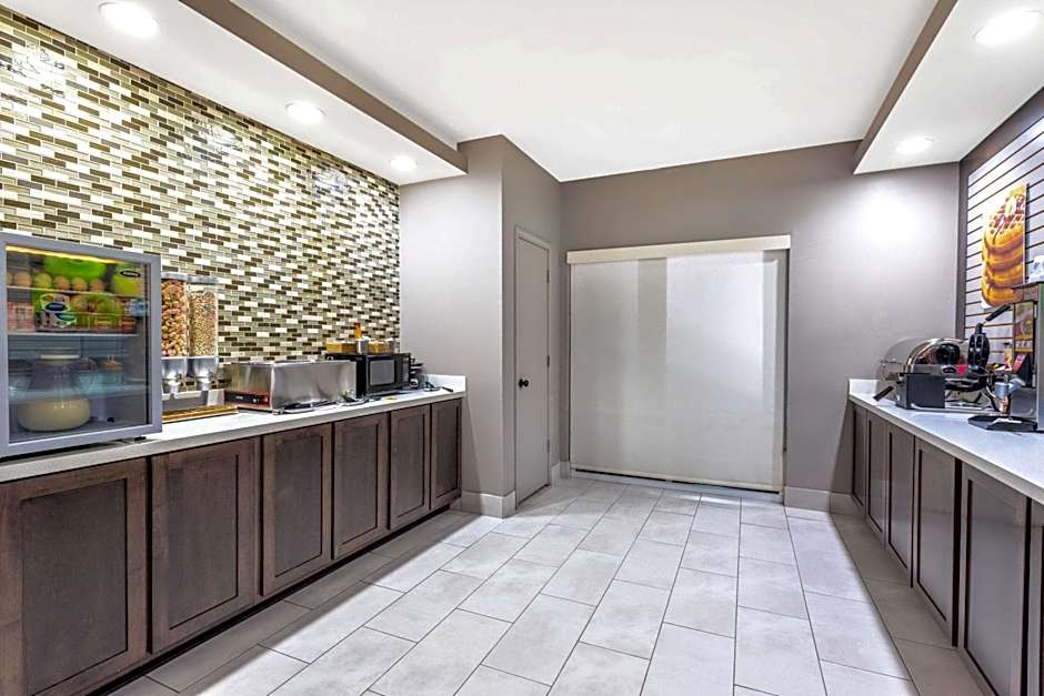 La Quinta Inn & Suites by Wyndham Hopkinsville