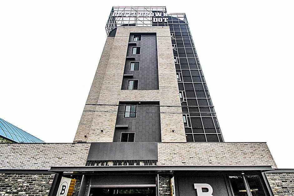 Brown Dot Hotel