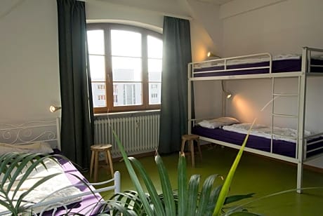 Bed in 4-Bed Mixed Dormitory Room