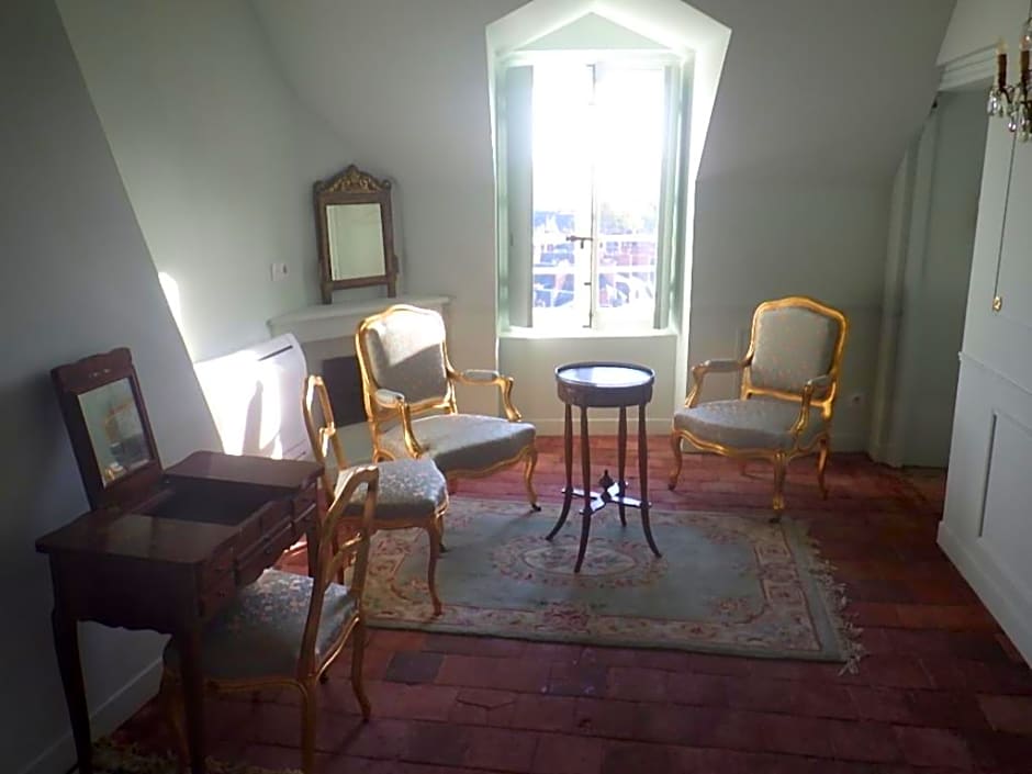 Castel De La Comtesse – Blois, KY