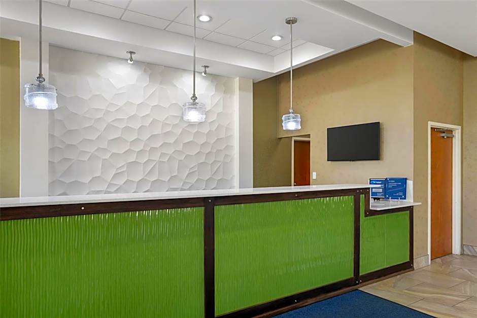 Best Western Inn & Suites Monroe