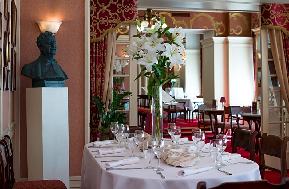 Grand Hotel