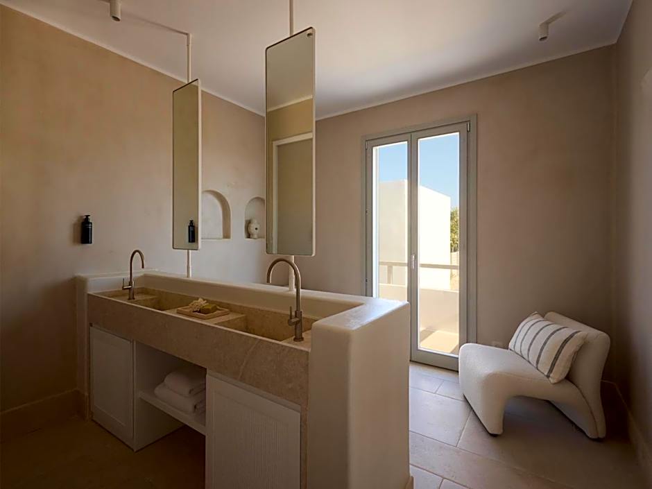 Akria Seaside Suites