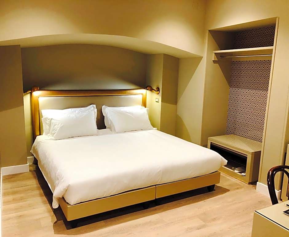 Caruso Place Luxury Rooms & Suites