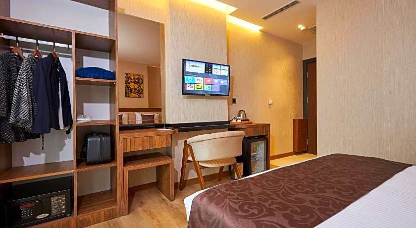 Operla Airport Hotels, Trademark Collection by Wyndham