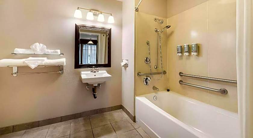 Best Western Plus Frontier Motel