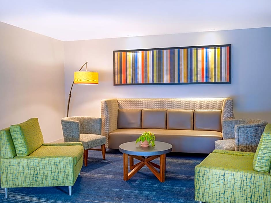 Holiday Inn Express Hotel & Suites Beaumont Northwest By IHG