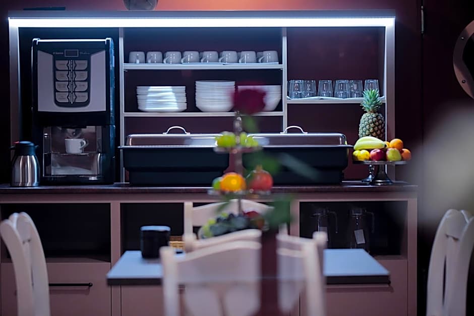 ZEPPELIN APARTMENTS Simple Acomodation