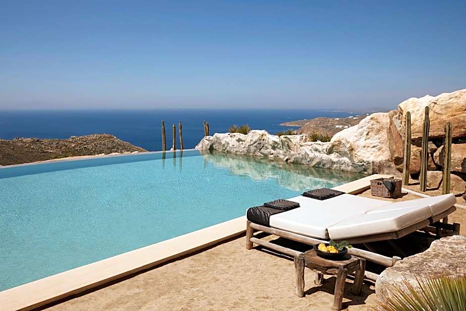 Myconian Panoptis Escape