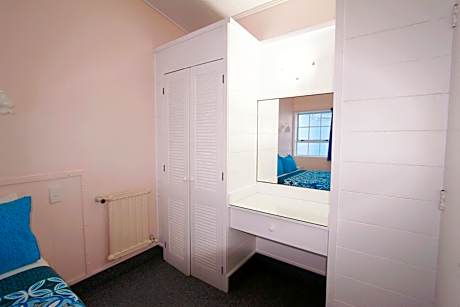 One-Bedroom Apartment with Spa Bathtub