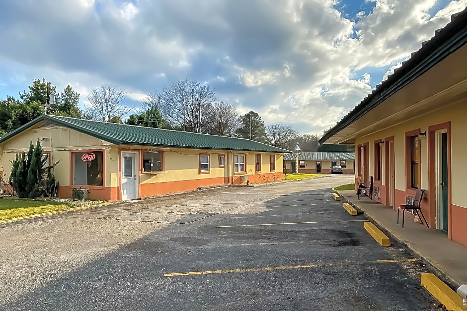 Hotel O Tallassee Hwy 14