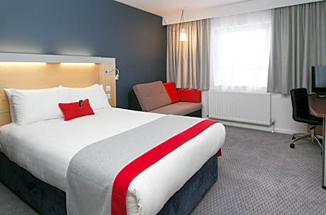 Standard Double Room with Sofa Bed and Free Hot Breakfast