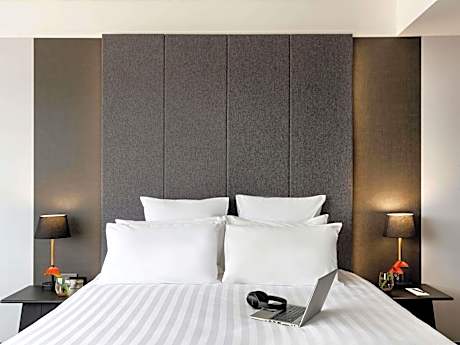 Deluxe Executive King Room with City View
