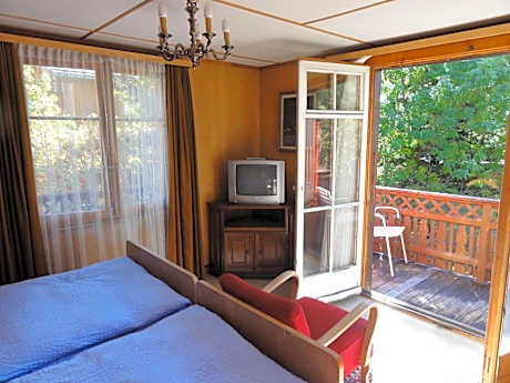 Double Room with Shared Toilet