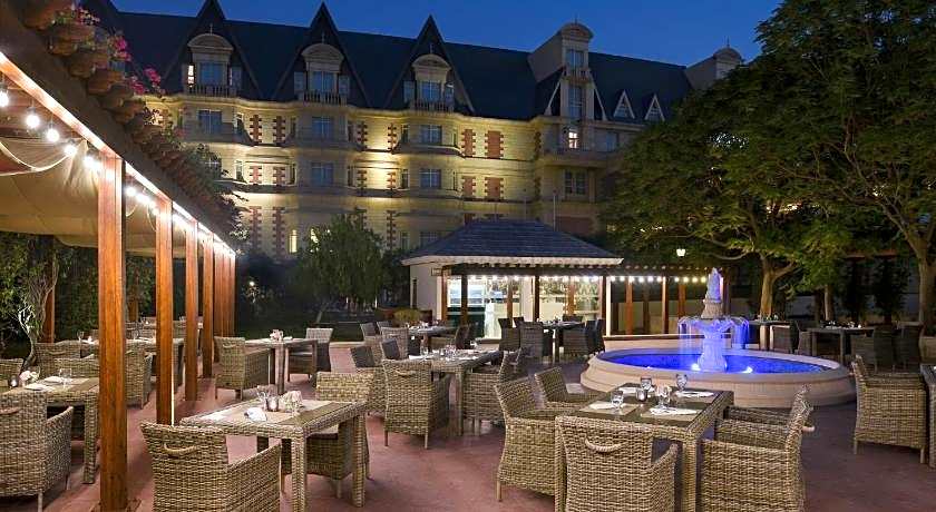 Al Aziziyah Boutique Hotel