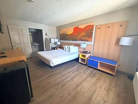 King Room - Disability Access/Non-Smoking