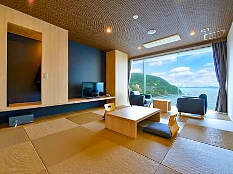 Suite Japanese-Style Room with 12 Tatami Mats - Sea Side - Shower Only - Non-Smoking
