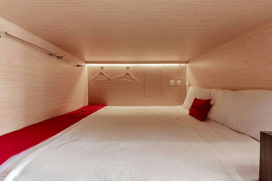 RedDoorz @ Capsule Inn Teuku Umar