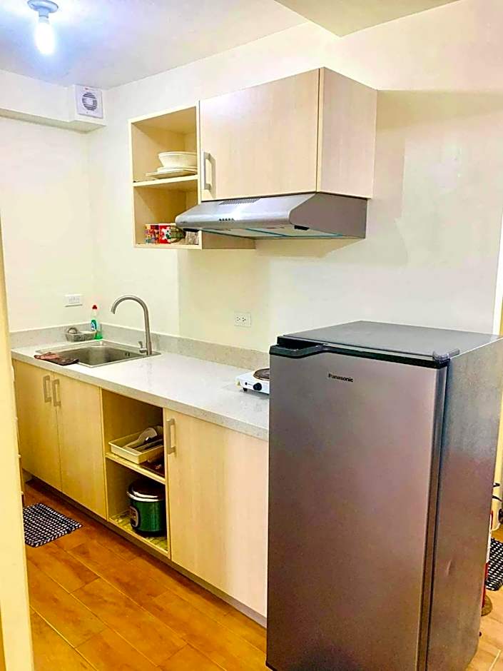 Davao Condo 2BR Pool Wifi Netflix