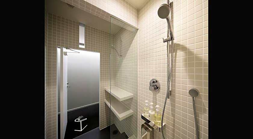 9h nine hours Narita Airport