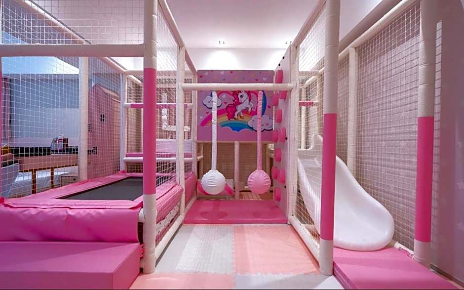 Jangyu Almond Kids Hotel