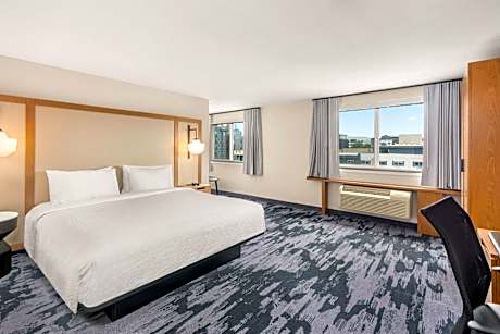 King Guest Room with City View