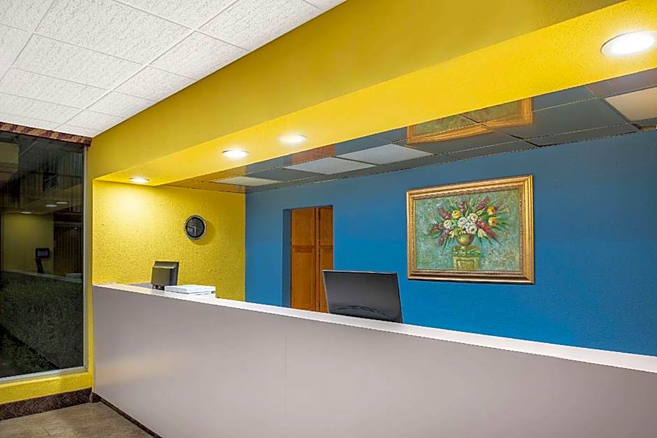 Days Inn by Wyndham Salem, Illinois