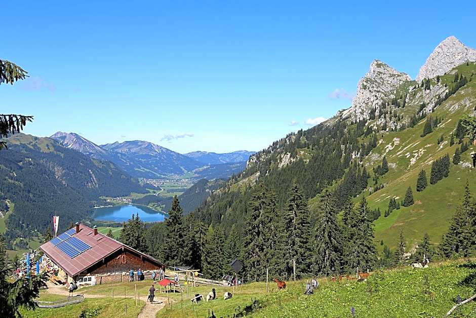 Pension Kreuzeck - Dein Glücksplatz am Lech