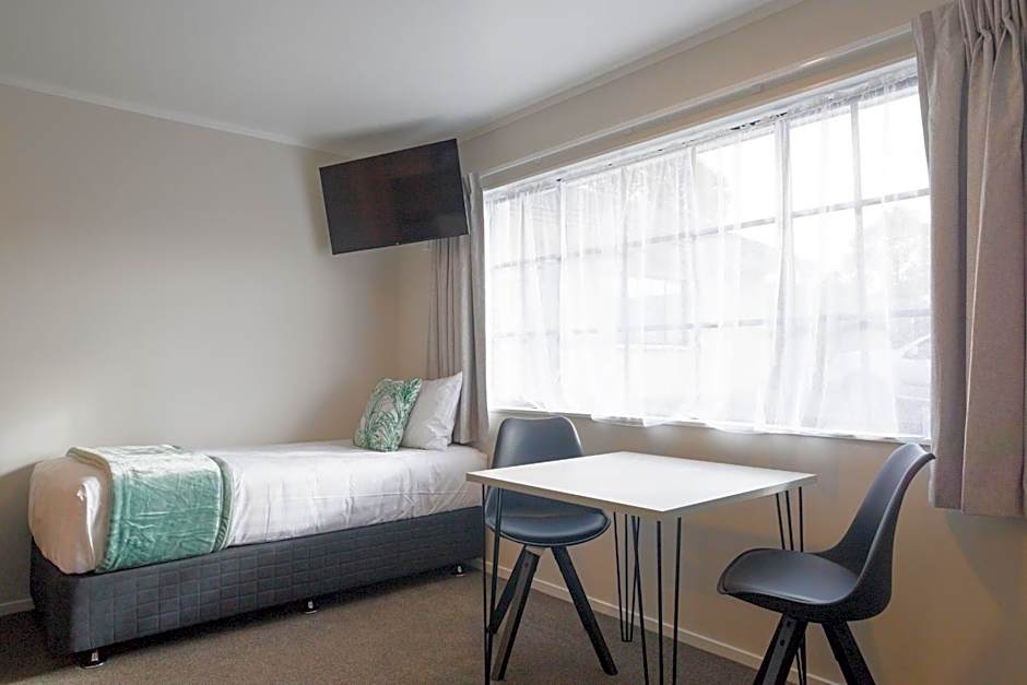 Bks Pohutukawa Lodge