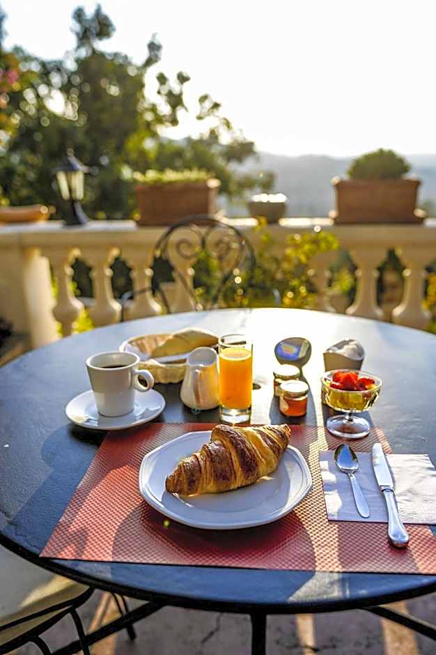 Logis Hotel La Bellaudiere