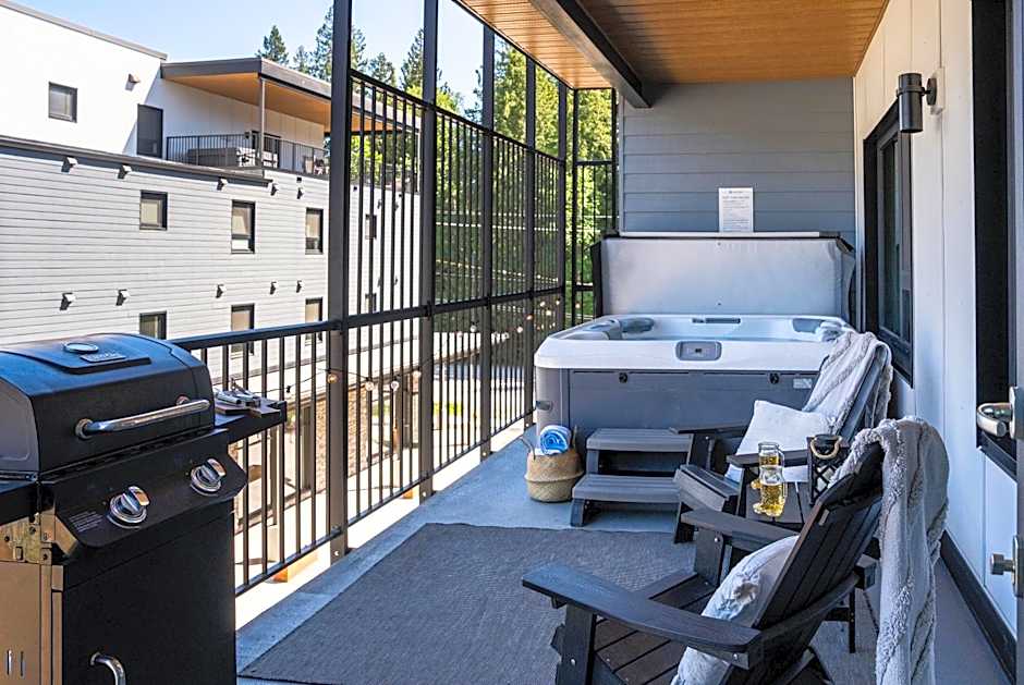 Birdies and Bears by Revelstoke Vacations