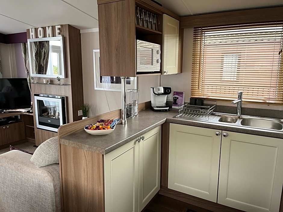 Miss Pollys Hideaway