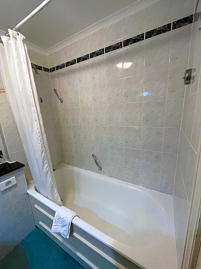 The Caledonian Hotel