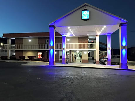 Americas Best Value Inn & Suites-Dalton, GA - I-75, Exit- 328
