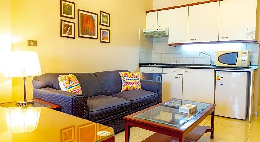 Comfort Hotel Suites