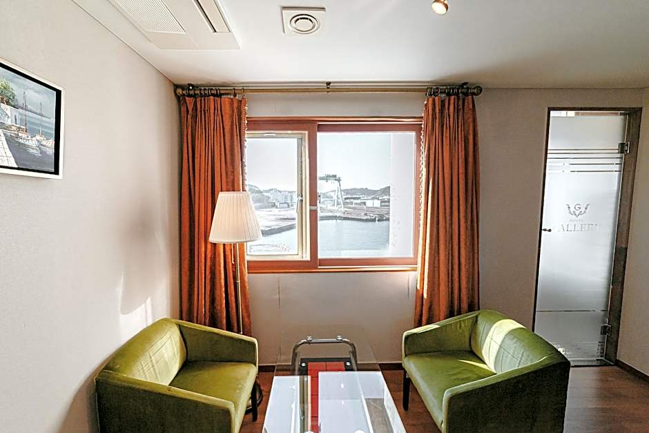 Tongyeong Gallery Hotel