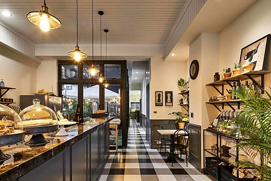 Noir Home