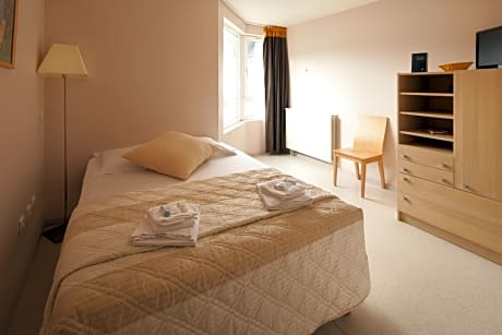 Double Studio (2 Adults)