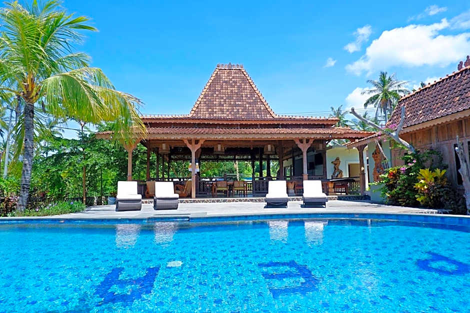 Blue Harbor Beachfront Villas & Resto