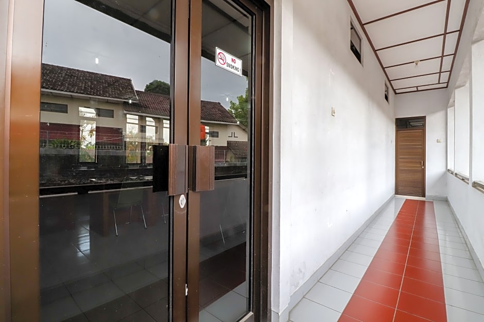 Satriafi Hotel by ZUZU