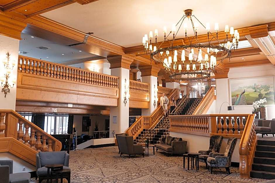 MAXIMILIAN Grand Hotel