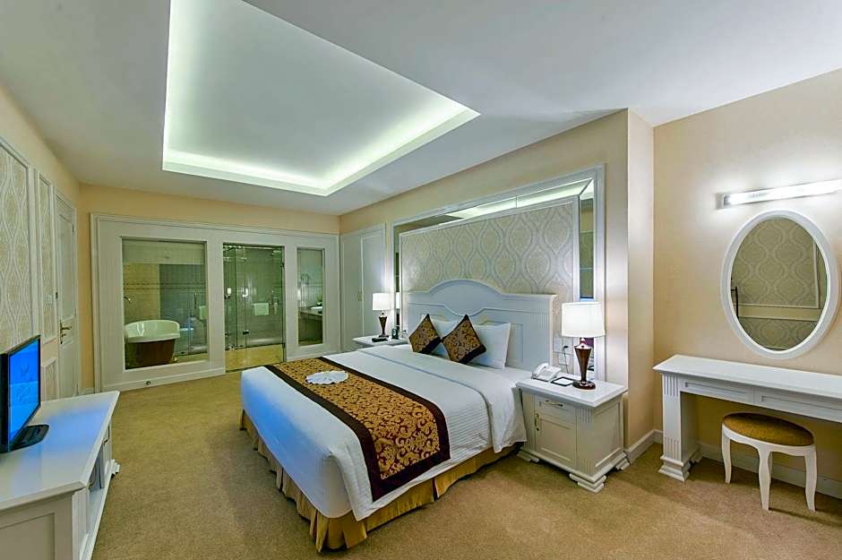 Muong Thanh Luxury Song Lam Hotel