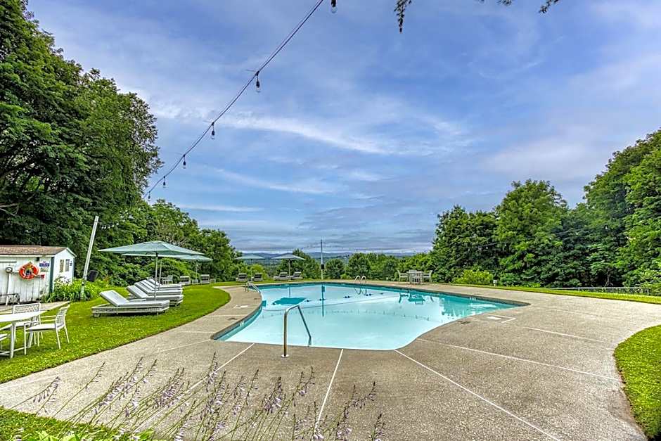 Apple Tree Inn – Lenox, MA