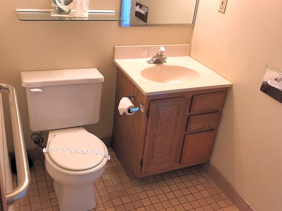 Exxon Quik Stop & Motel