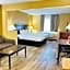 Econo Lodge Inn & Suites Monroe