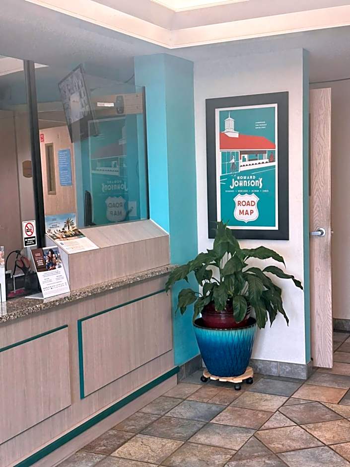 Howard Johnson by Wyndham Clarksville Tennessee